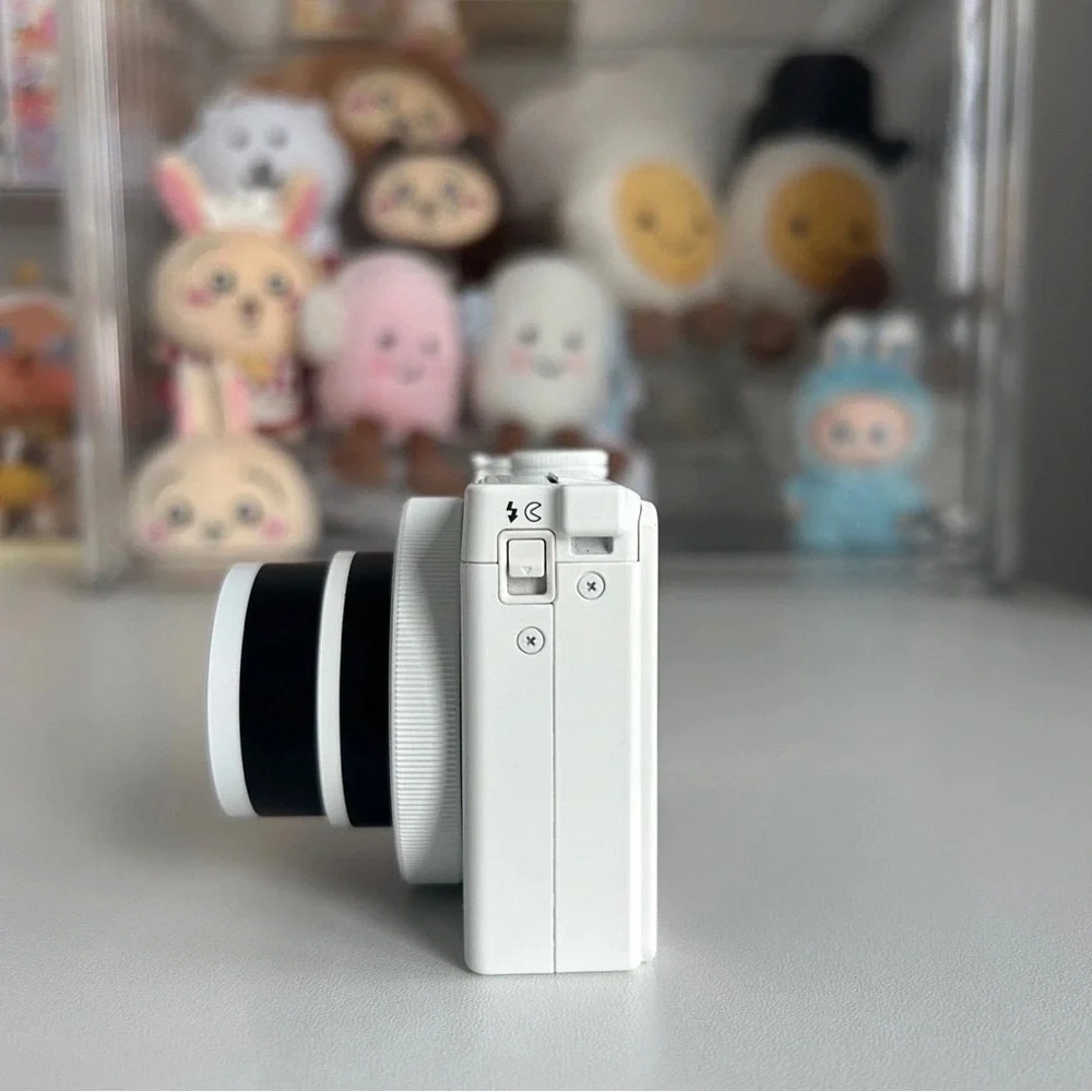 Nikon White Digital Camera with 5x Optical Zoom